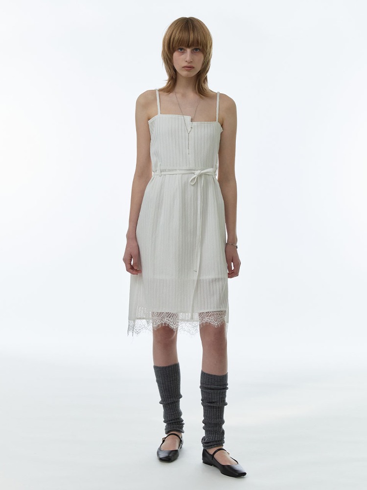 Unbalance Lace Midi Dress [White]